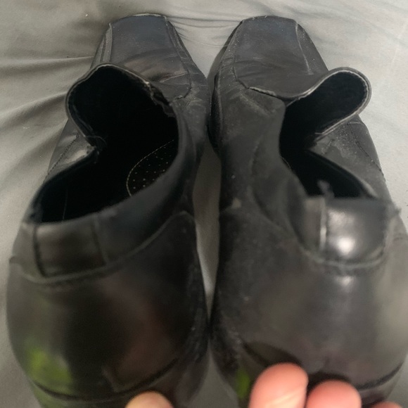 Dress Shoes - Picture 2 of 3
